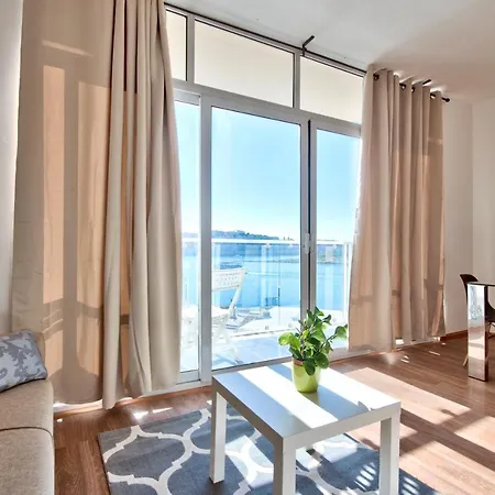 2-bedroom With Valletta Seaviews *
