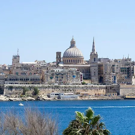 2-bedroom With Valletta Seaviews